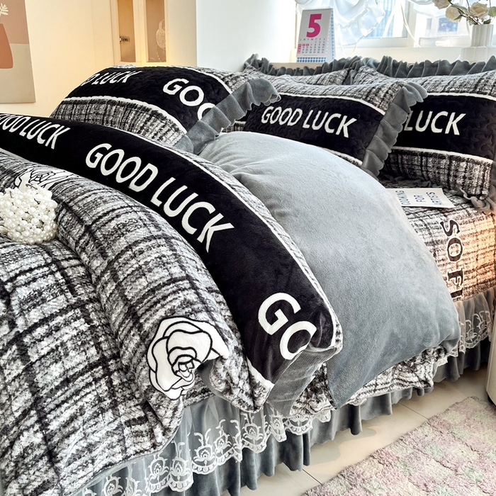 91家纺网 家纺一手货源 找家纺 铠畅 2025新款加厚牛奶绒床盖四件套 午后巴黎