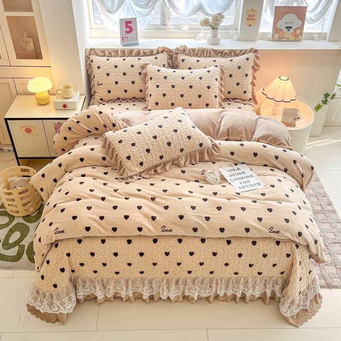 91家纺网 家纺一手货源 找家纺 铠畅 2025新款加厚牛奶绒床盖四件套 心动信号