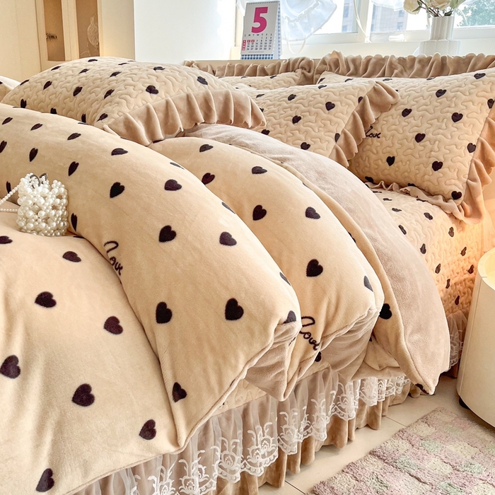 91家纺网 家纺一手货源 找家纺 铠畅 2025新款加厚牛奶绒床盖四件套 心动信号