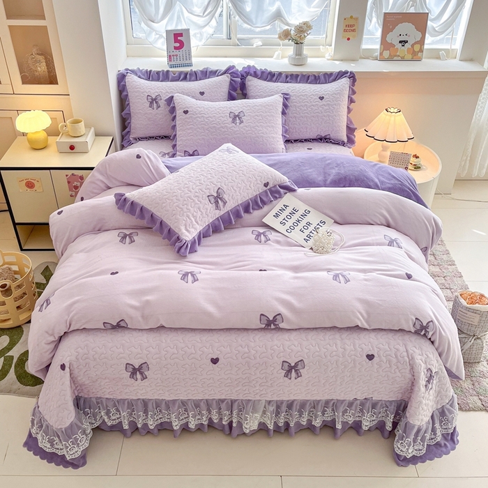 91家纺网 家纺一手货源 找家纺 铠畅 2025新款加厚牛奶绒床盖四件套 紫色蝴蝶结