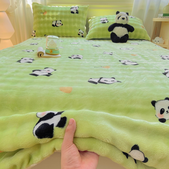 91家纺网 家纺一手货源 找家纺 品乐家纺 2025新款秋冬高克重牛奶绒保暖床单单品床单单件床单 熊猫宝贝