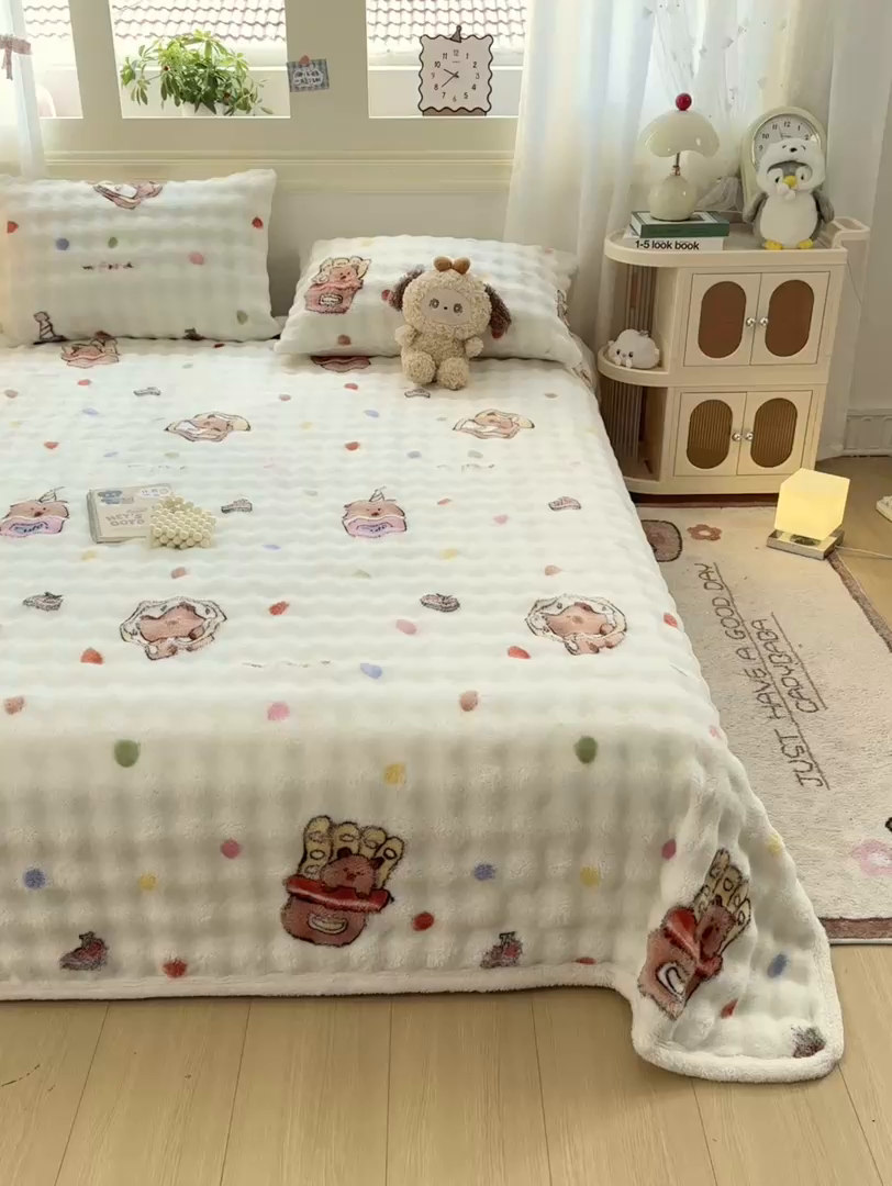 91家纺网 家纺一手货源 找家纺 品乐家纺 2025新款秋冬高克重牛奶绒保暖床单单品床单单件床单 波点熊