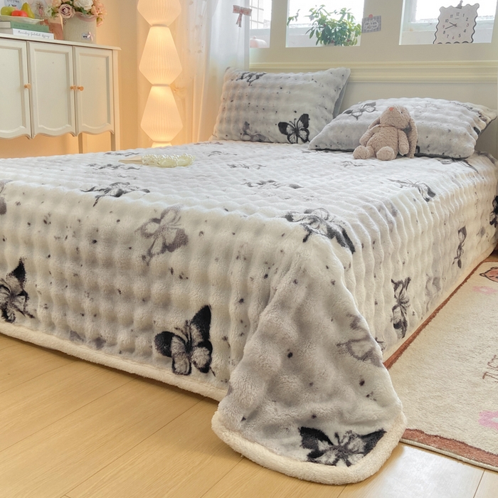 91家纺网 家纺一手货源 找家纺 品乐家纺 2025新款秋冬高克重牛奶绒保暖床单单品床单单件床单 蝶舞