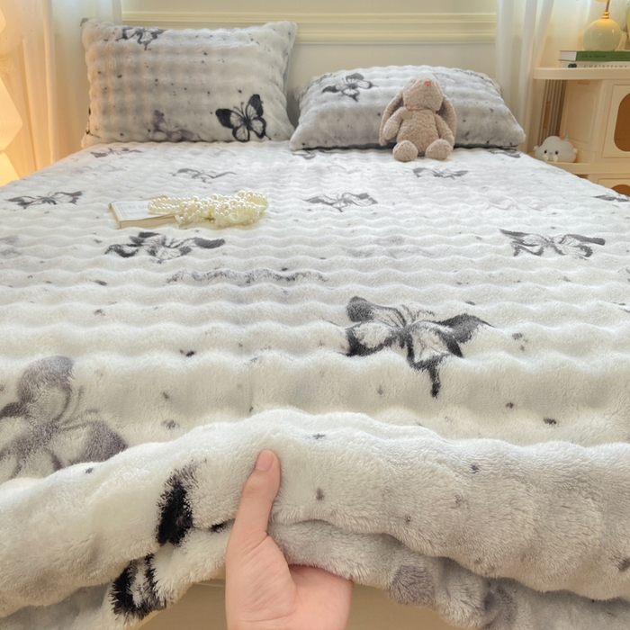 91家纺网 家纺一手货源 找家纺 品乐家纺 2025新款秋冬高克重牛奶绒保暖床单单品床单单件床单 蝶舞