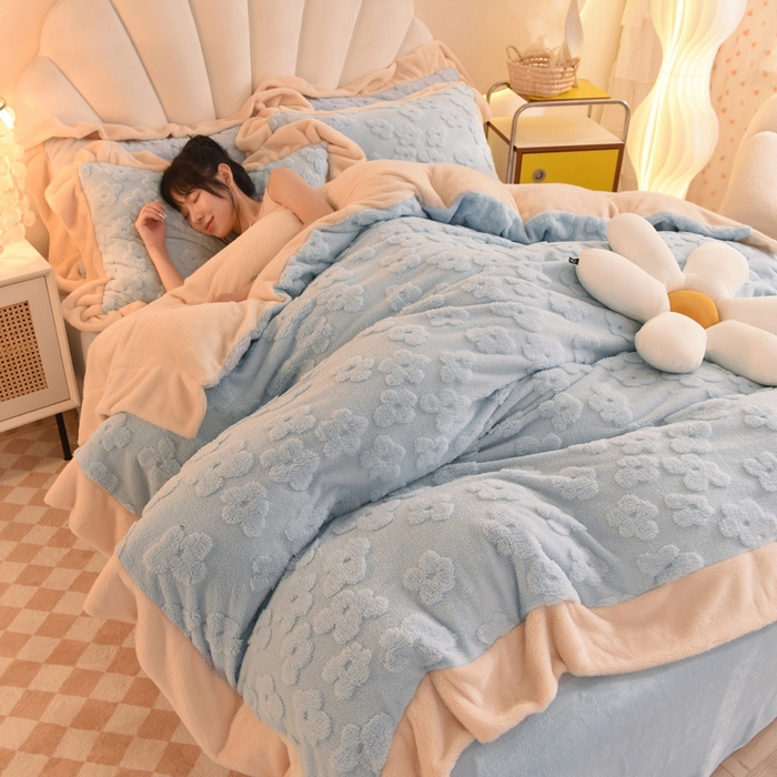 91家纺网 家纺一手货源 找家纺 首尔家纺 2025新款牛奶绒提花塔芙绒四件套-蝴蝶结和花期系列 繁花-淡蓝