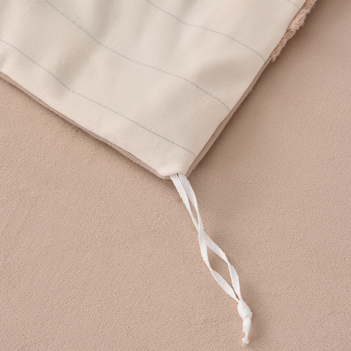 91家纺网 家纺一手货源 找家纺 （总）湘雪家居  2025新款高克重纯色一字绣刺绣牛奶绒床单款床盖款四件套 提供买家秀