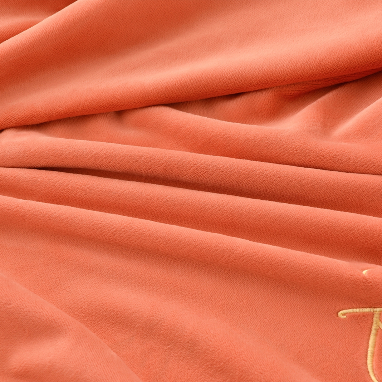 91家纺网 家纺一手货源 找家纺 湘雪家居  2025新款高克重纯色一字绣刺绣牛奶绒床单款床盖款四件套 提供买家秀 经典款-橙橘色