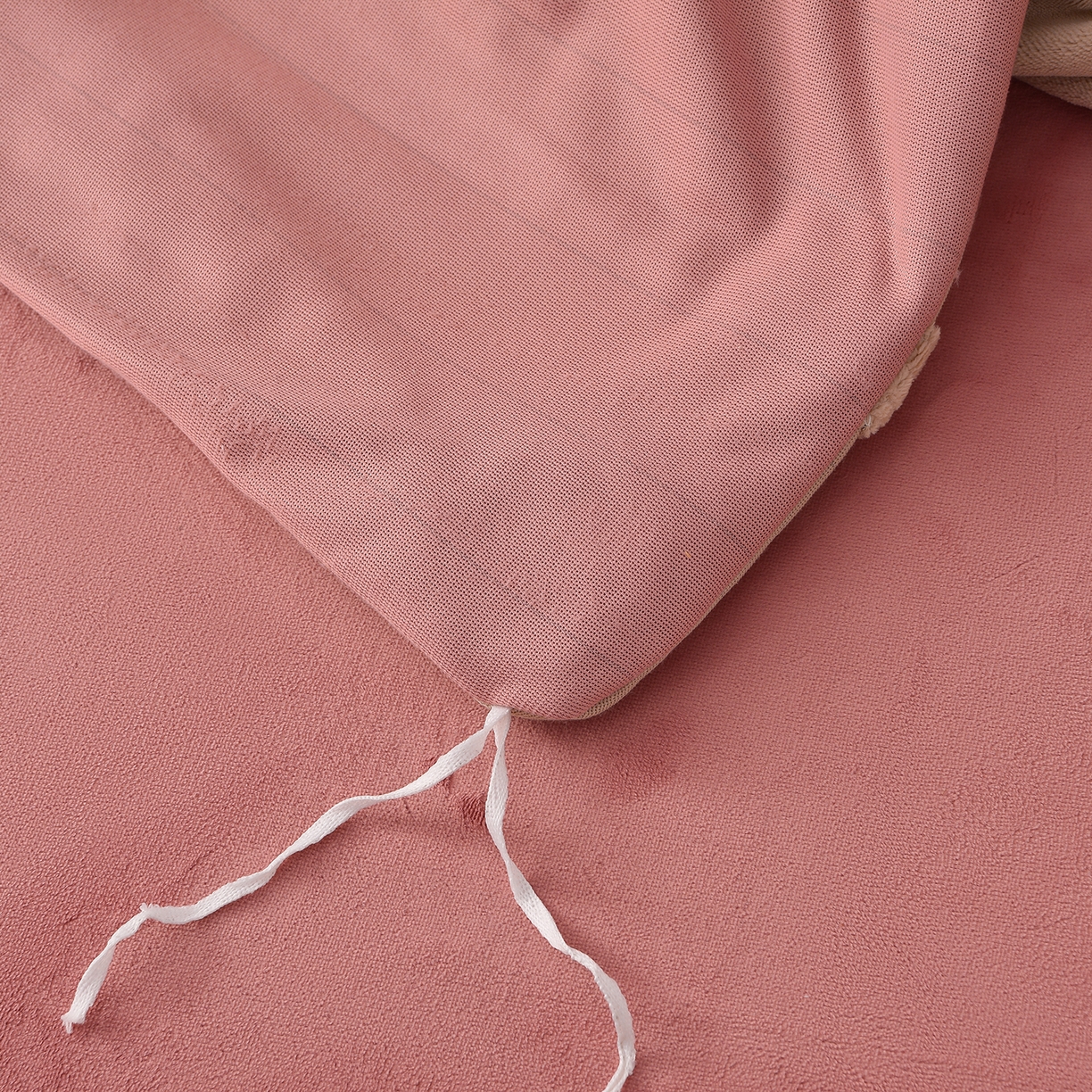 91家纺网 家纺一手货源 找家纺 湘雪家居  2025新款高克重纯色一字绣刺绣牛奶绒床单款床盖款四件套 提供买家秀 经典款-浅豆沙