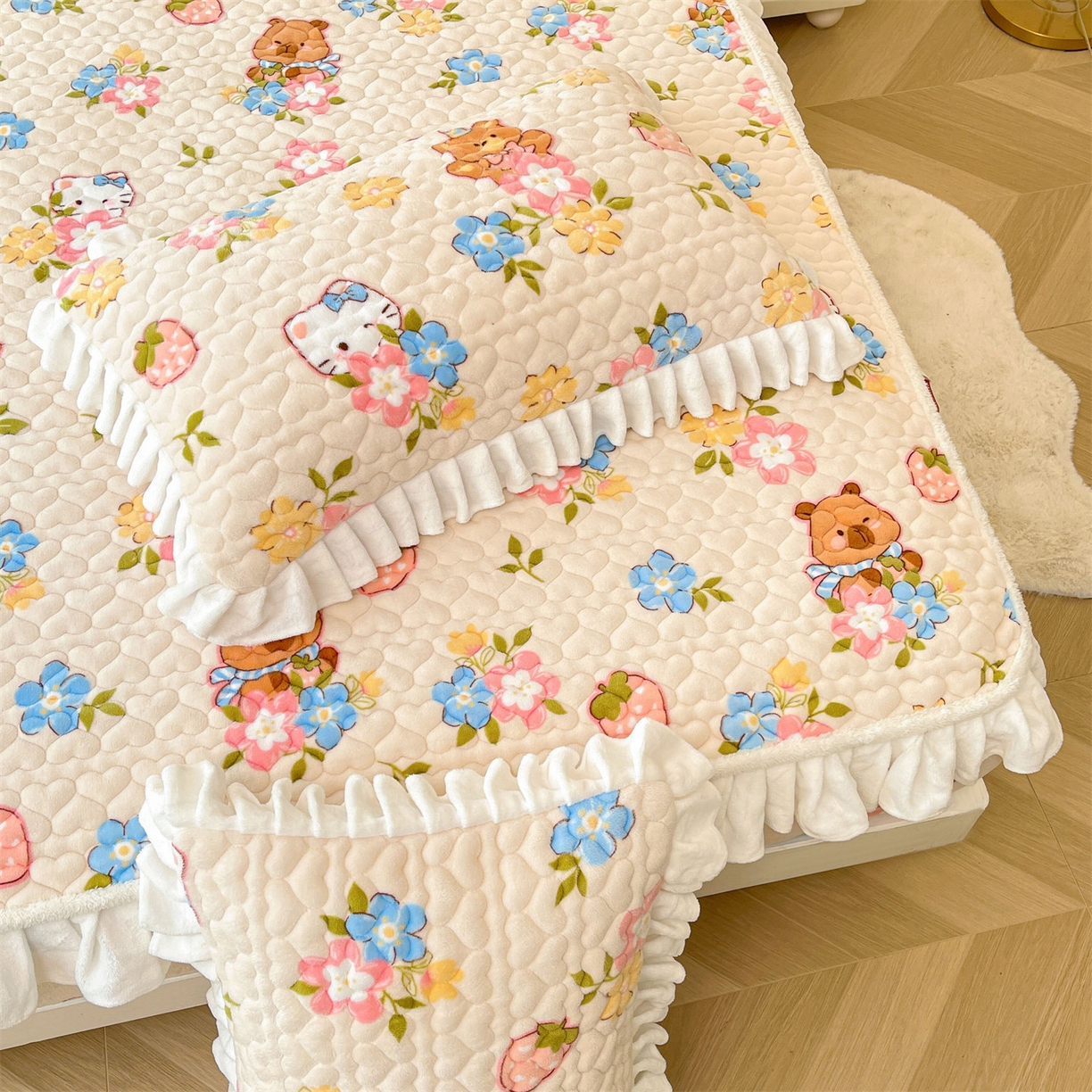 91家纺网 家纺一手货源 找家纺 雯豆家纺 2025新款牛奶绒花边床笠单床笠单品床笠单件床笠 牛奶绒花边床笠-彩色萌宠