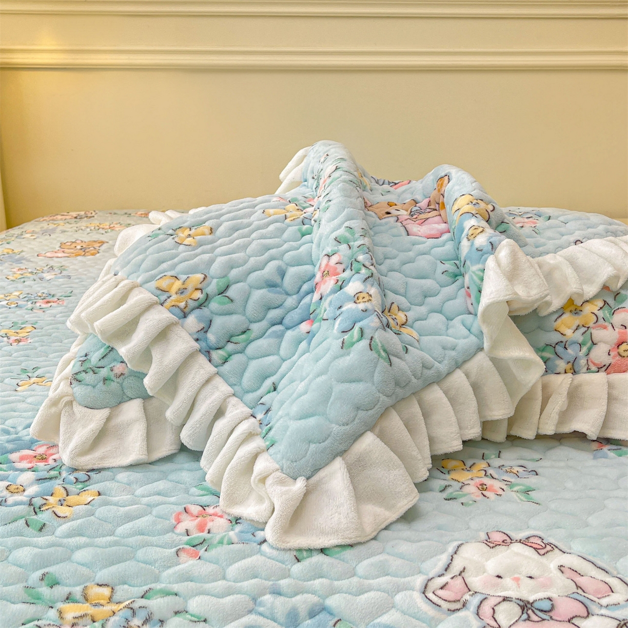 91家纺网 家纺一手货源 找家纺 雯豆家纺 2025新款牛奶绒花边床笠单床笠单品床笠单件床笠 牛奶绒花边床笠-多彩生活