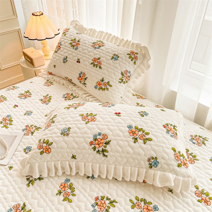 91家纺网 家纺一手货源 找家纺 雯豆家纺 2025新款牛奶绒花边床笠单床笠单品床笠单件床笠 牛奶绒花边床笠-花影