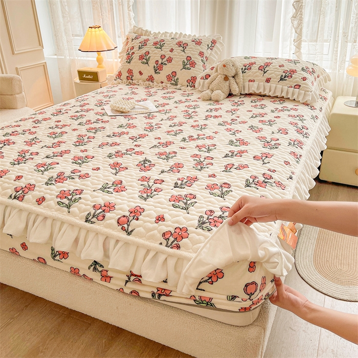 91家纺网 家纺一手货源 找家纺 雯豆家纺 2025新款牛奶绒花边床笠单床笠单品床笠单件床笠 牛奶绒花边床笠-花影重重