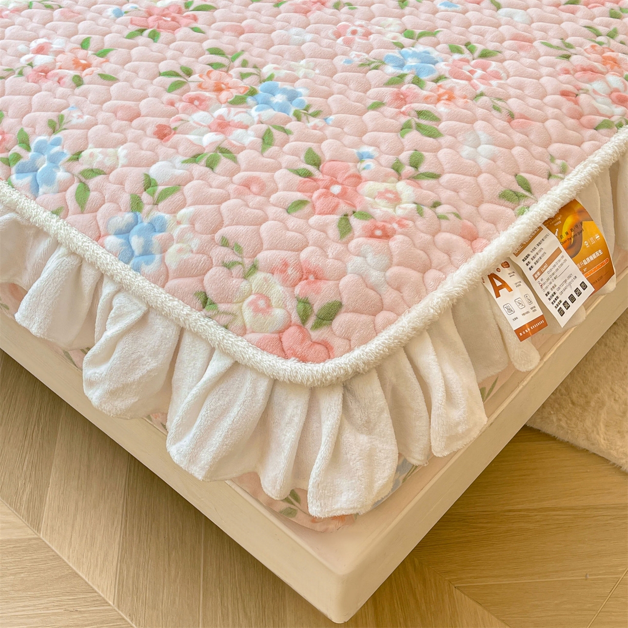 91家纺网 家纺一手货源 找家纺 雯豆家纺 2025新款牛奶绒花边床笠单床笠单品床笠单件床笠 牛奶绒花边床笠-莱茵