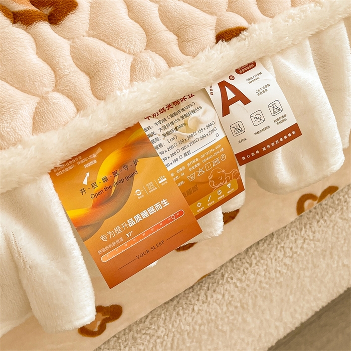 91家纺网 家纺一手货源 找家纺 雯豆家纺 2025新款牛奶绒花边床笠单床笠单品床笠单件床笠 牛奶绒花边床笠-亲子熊