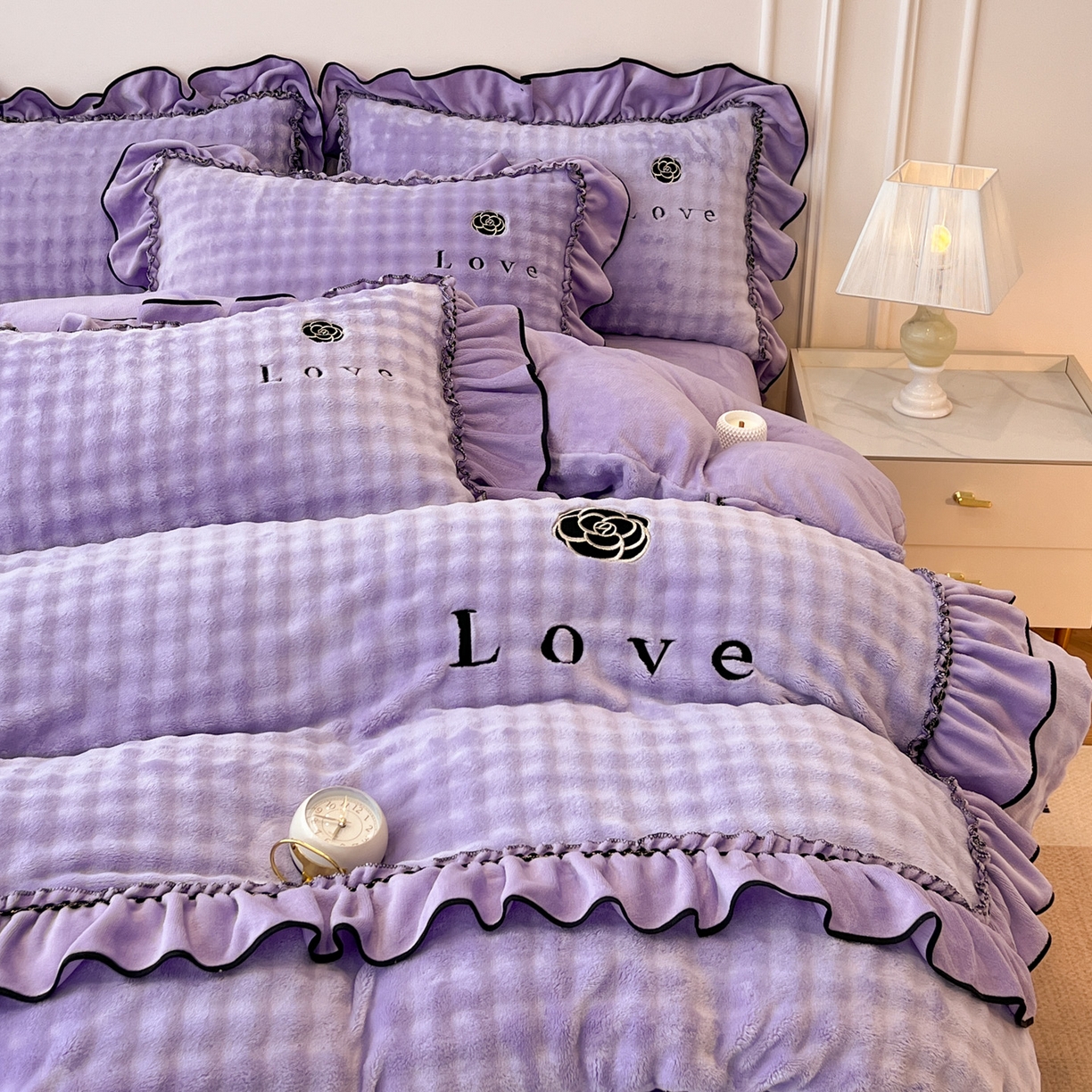 91家纺网 家纺一手货源 找家纺 （总）言熙居家纺 2025新款牛奶绒绣花四件套