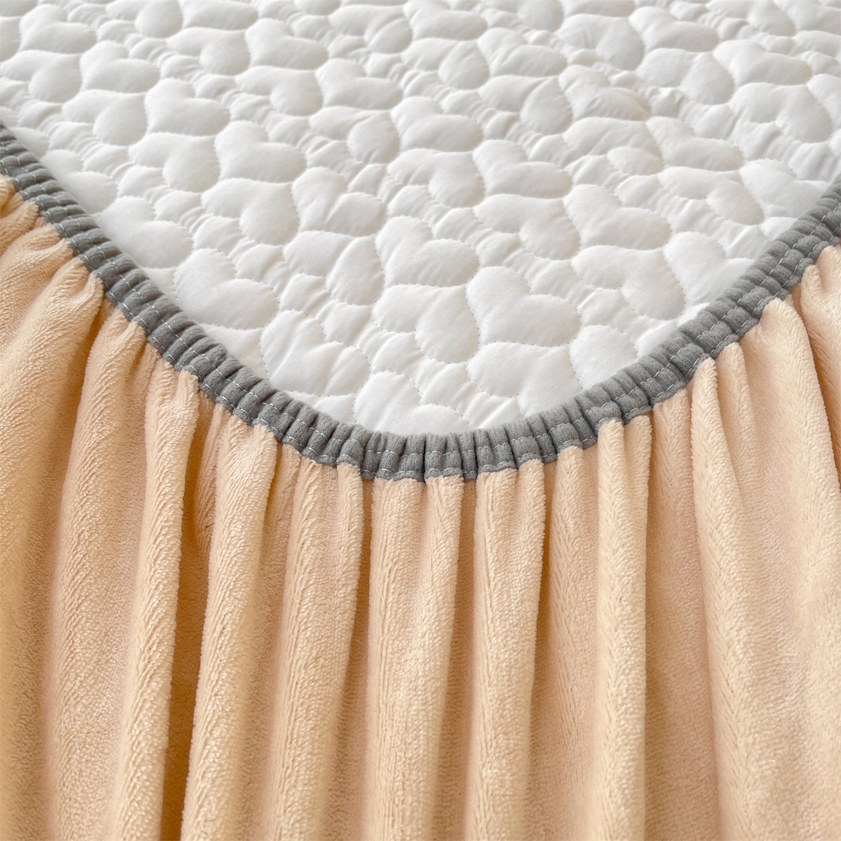 91家纺网 家纺一手货源 找家纺 雯豆家纺 2025新款牛奶绒花边床笠单床笠单品床笠单件床笠 牛奶绒花边床笠-山茶杏