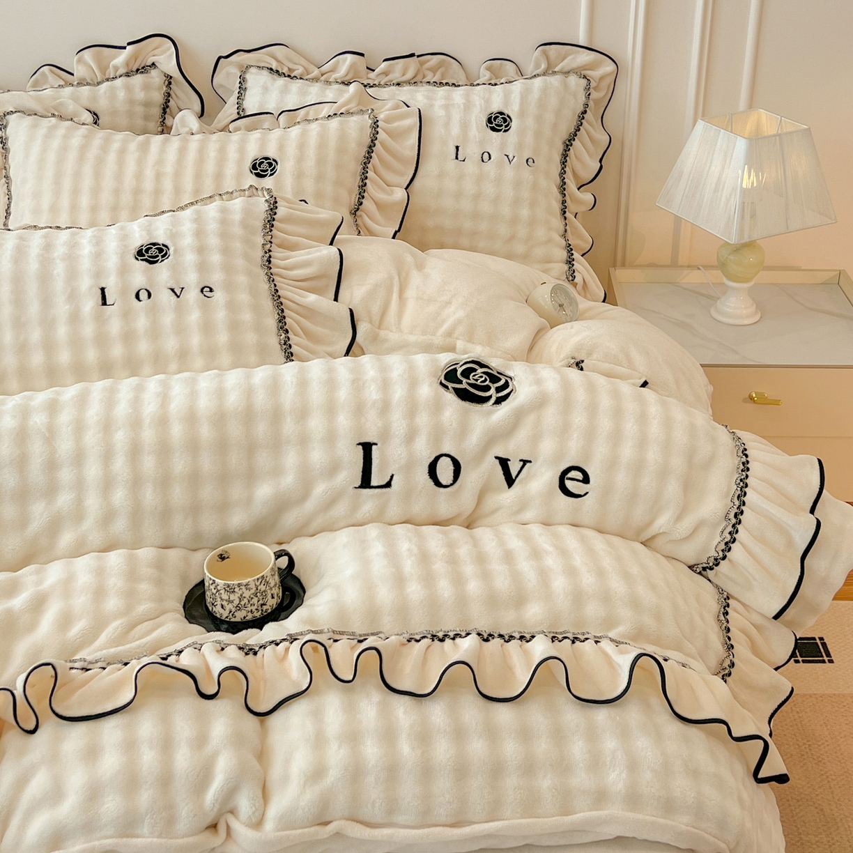 91家纺网 家纺一手货源 找家纺 言熙居 2023直播爆款高克重韩版纯色牛奶绒法莱绒小清新四件套 珍珠-黄