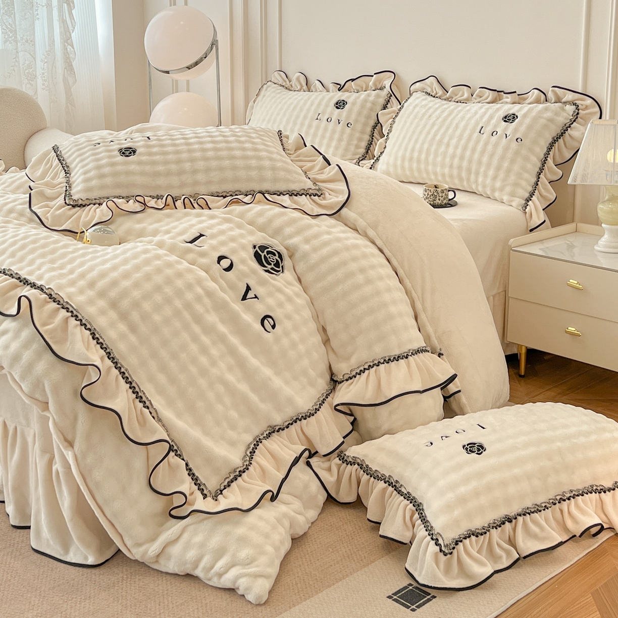 91家纺网 家纺一手货源 找家纺 （总）言熙居家纺 2025新款牛奶绒绣花四件套