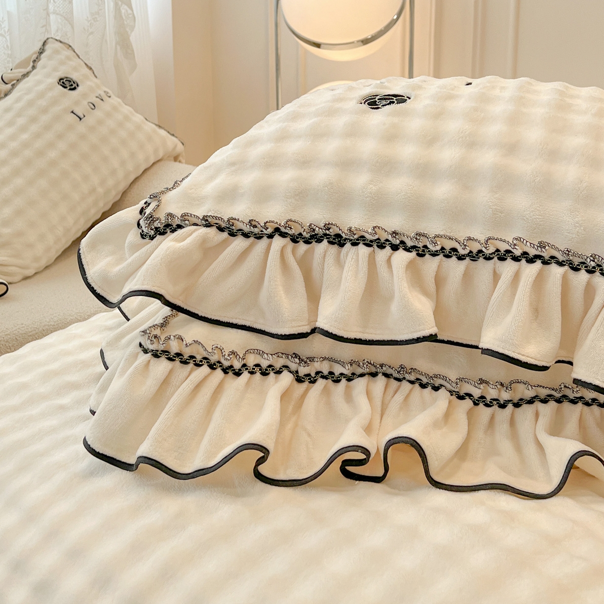 91家纺网 家纺一手货源 找家纺 （总）言熙居家纺 2025新款牛奶绒绣花四件套