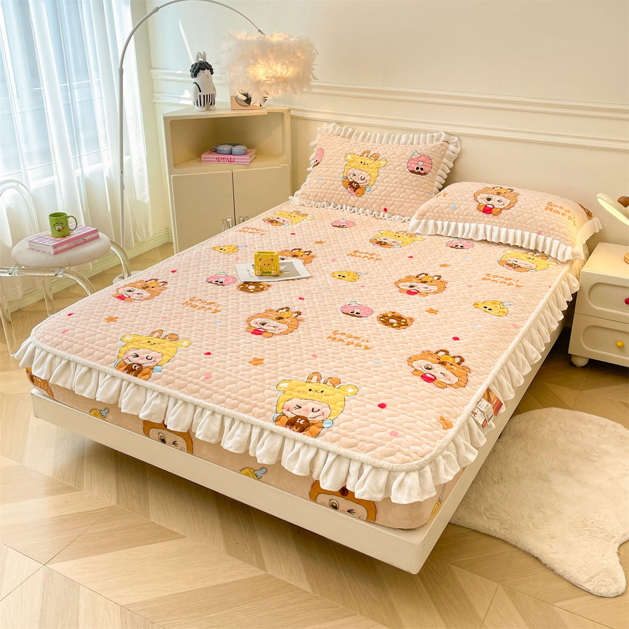 91家纺网 家纺一手货源 找家纺 雯豆家纺 2025新款牛奶绒花边床笠单床笠单品床笠单件床笠 牛奶绒花边床笠-甜心布布