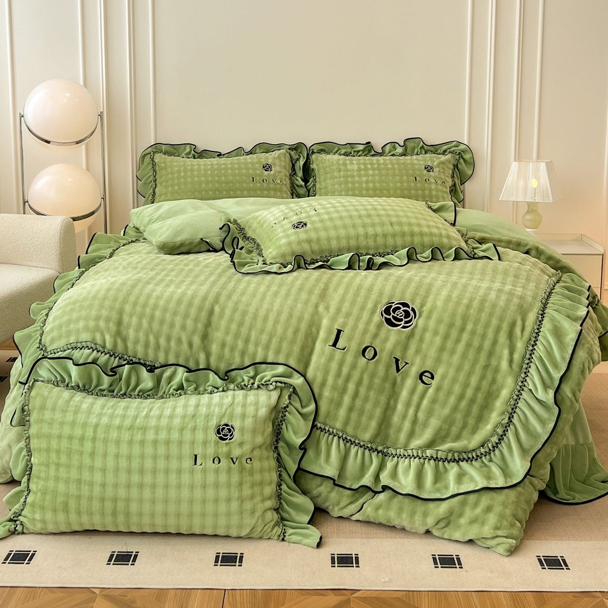 91家纺网 家纺一手货源 找家纺 言熙居家纺 2025新款牛奶绒绣花四件套 Love-绿