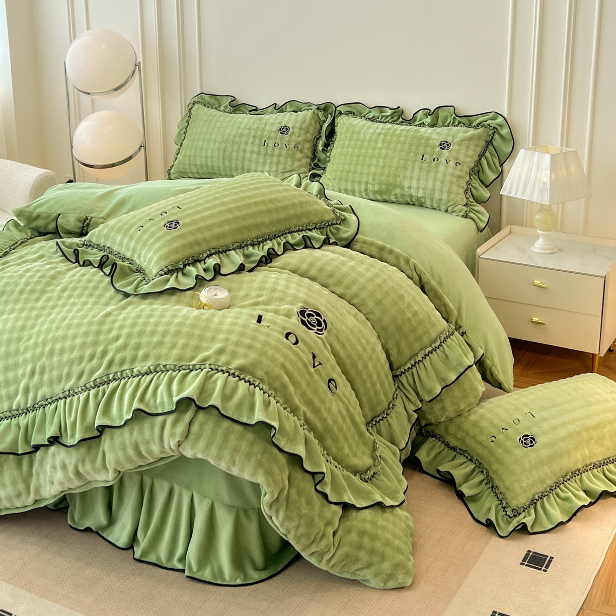 91家纺网 家纺一手货源 找家纺 言熙居家纺 2025新款牛奶绒绣花四件套 Love-绿