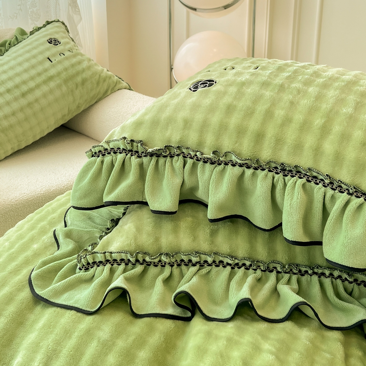 91家纺网 家纺一手货源 找家纺 言熙居家纺 2025新款牛奶绒绣花四件套 Love-绿