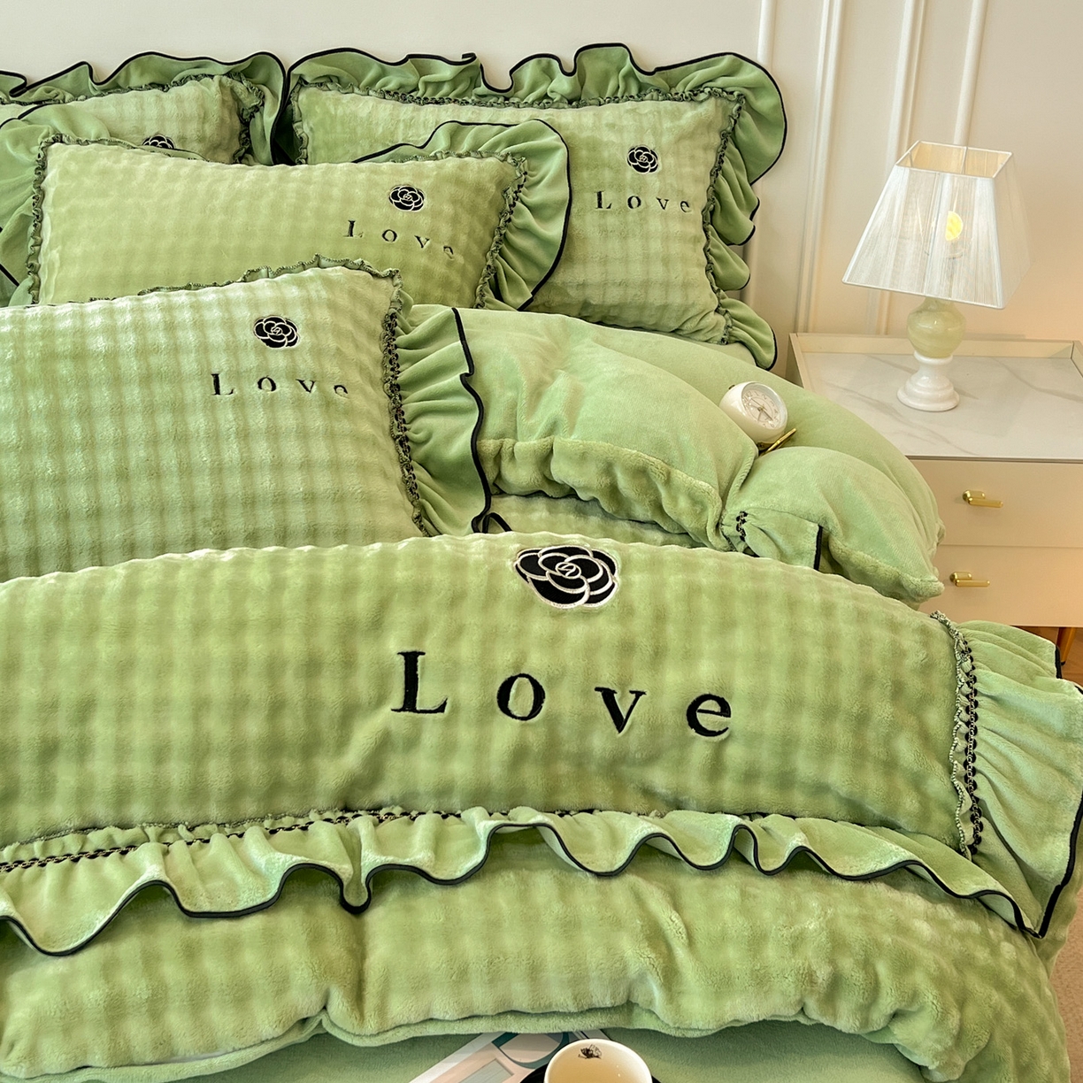 言熙居家纺 2025新款牛奶绒绣花四件套 Love-绿