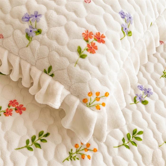 91家纺网 家纺一手货源 找家纺 雯豆家纺 2025新款牛奶绒花边床笠单床笠单品床笠单件床笠 牛奶绒花边床笠-心悦