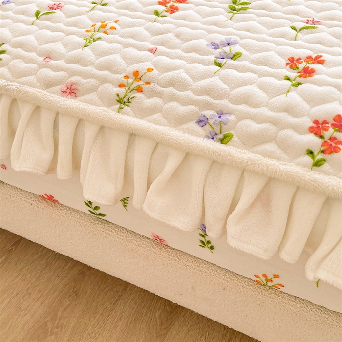 91家纺网 家纺一手货源 找家纺 雯豆家纺 2025新款牛奶绒花边床笠单床笠单品床笠单件床笠 牛奶绒花边床笠-心悦