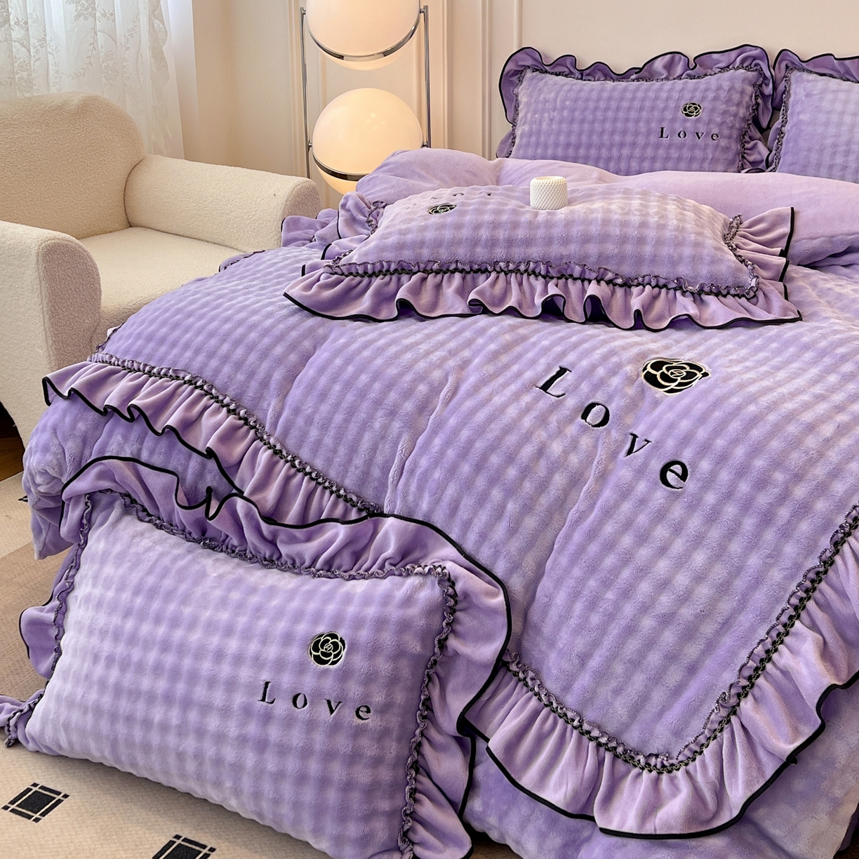 91家纺网 家纺一手货源 找家纺 言熙居家纺 2025新款牛奶绒绣花四件套 Love-紫