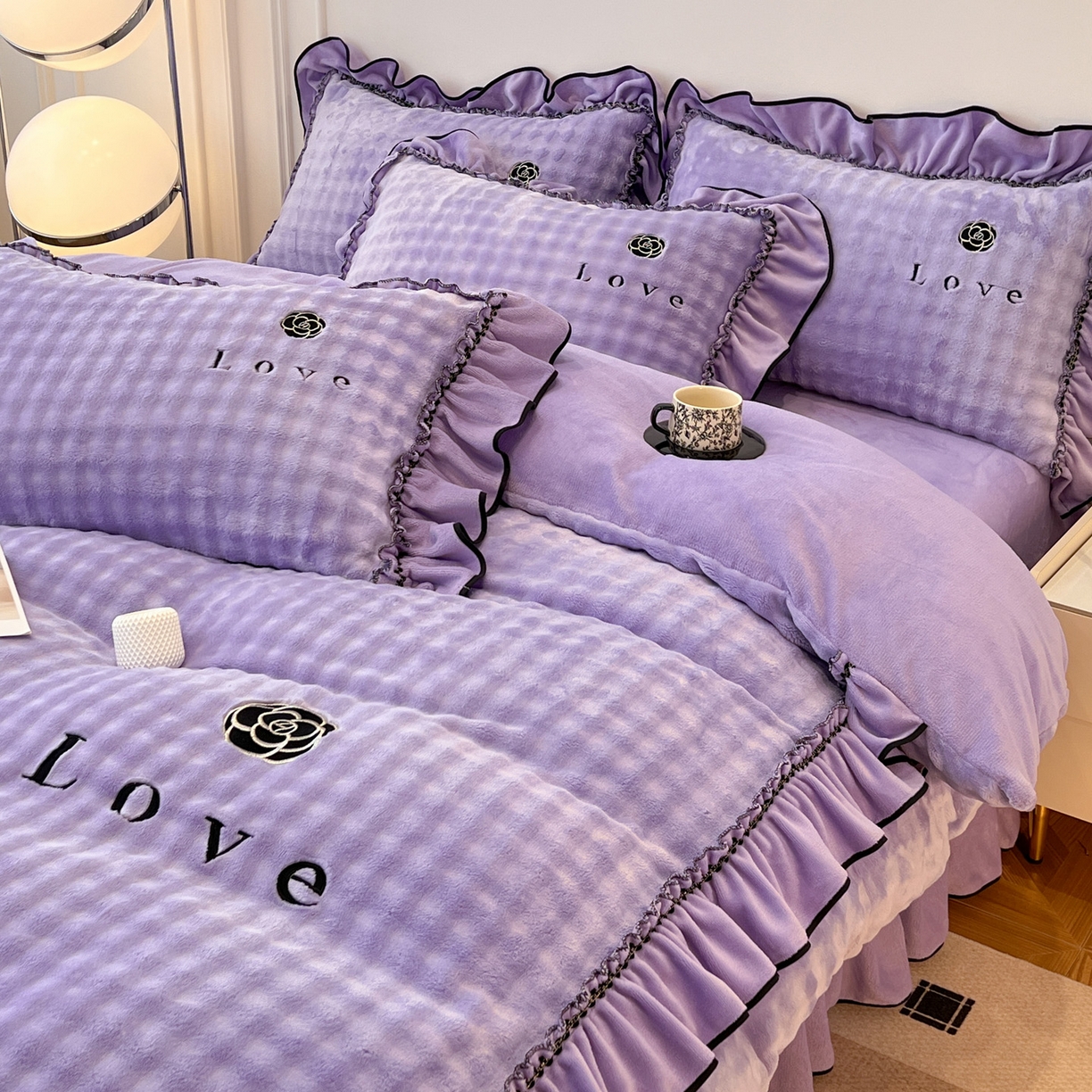 91家纺网 家纺一手货源 找家纺 言熙居家纺 2025新款牛奶绒绣花四件套 Love-紫