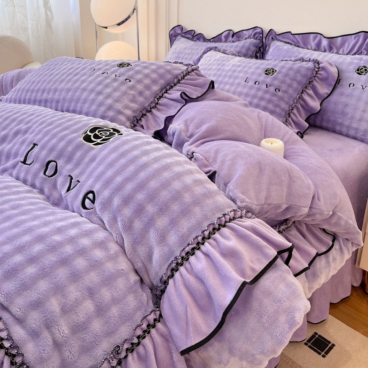 91家纺网 家纺一手货源 找家纺 言熙居家纺 2025新款牛奶绒绣花四件套 Love-紫