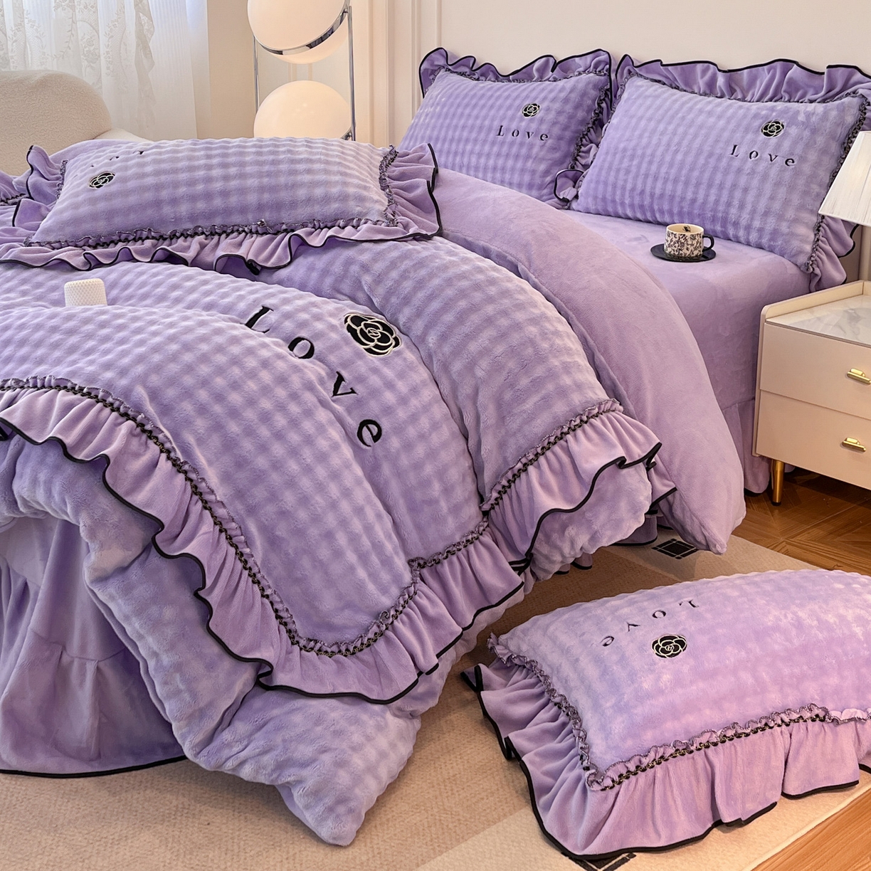 91家纺网 家纺一手货源 找家纺 言熙居家纺 2025新款牛奶绒绣花四件套 Love-紫