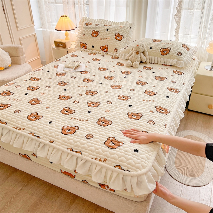 雯豆家纺 2025新款牛奶绒花边床笠单床笠单品床笠单件床笠 牛奶绒花边床笠-字母熊