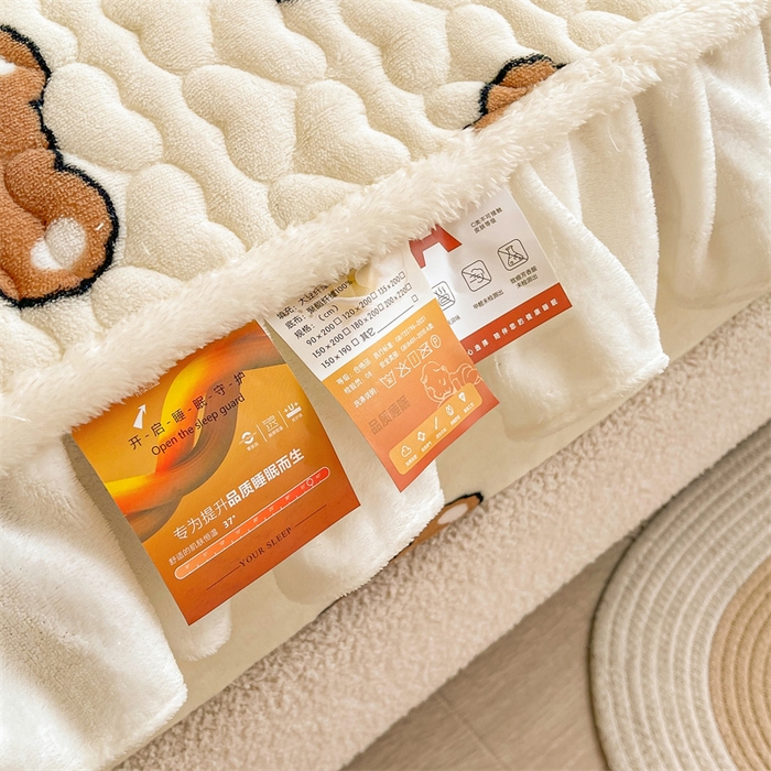 91家纺网 家纺一手货源 找家纺 雯豆家纺 2025新款牛奶绒花边床笠单床笠单品床笠单件床笠 牛奶绒花边床笠-字母熊