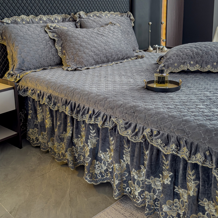 91家纺网 家纺一手货源 找家纺 （总）花香四季家纺 2025新款保暖绒绣花宝宝绒床裙系列