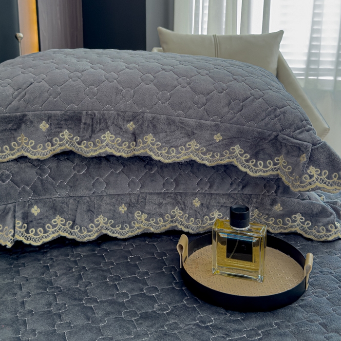 91家纺网 家纺一手货源 找家纺 （总）花香四季家纺 2025新款保暖绒绣花宝宝绒床裙系列