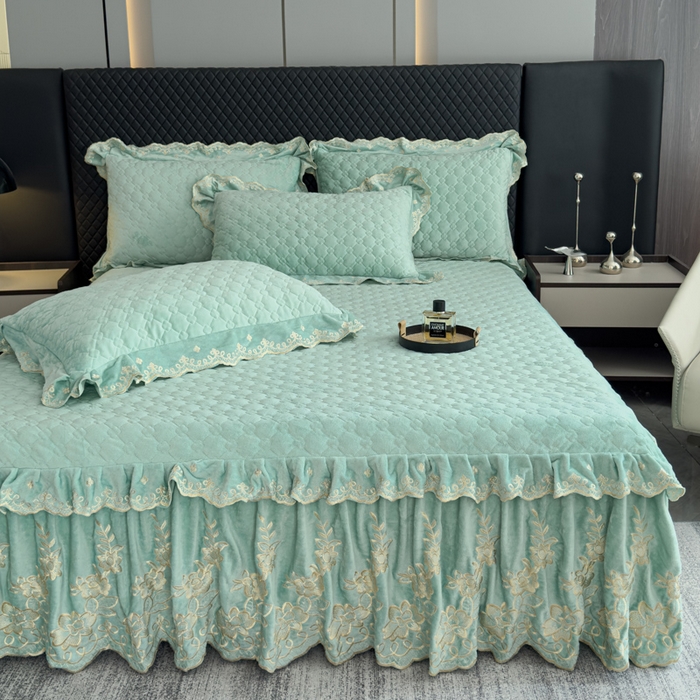 91家纺网 家纺一手货源 找家纺 花香四季家纺 2025新款保暖绒绣花宝宝绒床裙系列 浓情绿