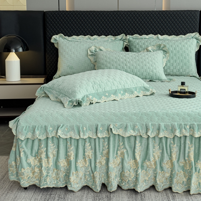 91家纺网 家纺一手货源 找家纺 花香四季家纺 2025新款保暖绒绣花宝宝绒床裙系列 浓情绿