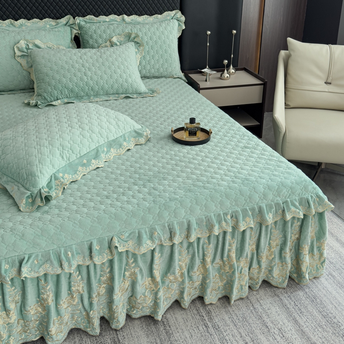 91家纺网 家纺一手货源 找家纺 花香四季家纺 2025新款保暖绒绣花宝宝绒床裙系列 浓情绿