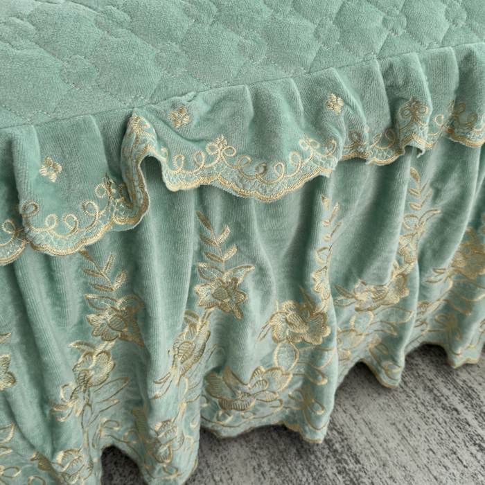 91家纺网 家纺一手货源 找家纺 花香四季家纺 2025新款保暖绒绣花宝宝绒床裙系列 浓情绿