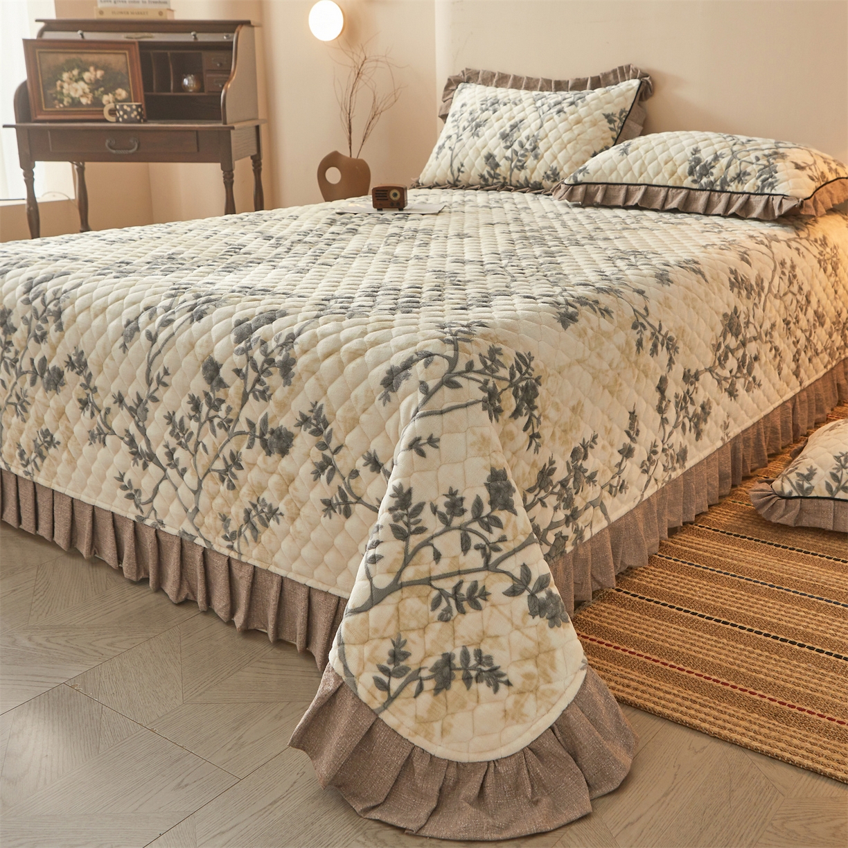 91家纺网 家纺一手货源 找家纺 （总）宜凡家纺 2025新款牛奶绒床盖三件套（双面可用）