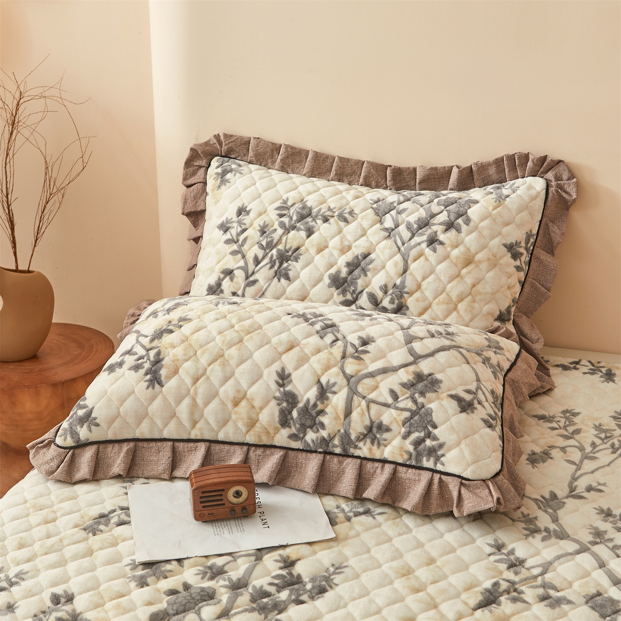 91家纺网 家纺一手货源 找家纺 （总）宜凡家纺 2025新款牛奶绒床盖三件套（双面可用）