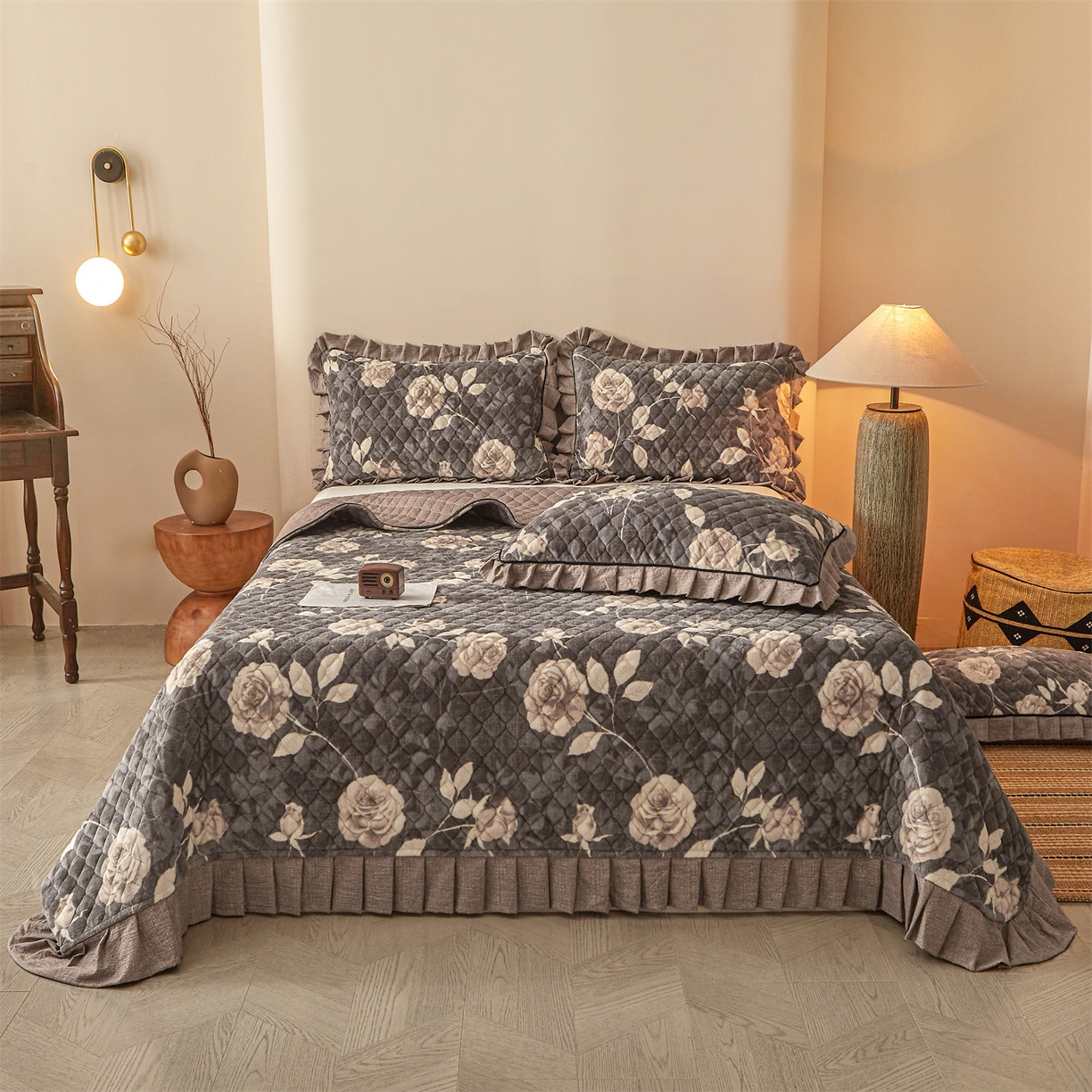 91家纺网 家纺一手货源 找家纺 （总）宜凡家纺 2025新款牛奶绒床盖三件套（双面可用）