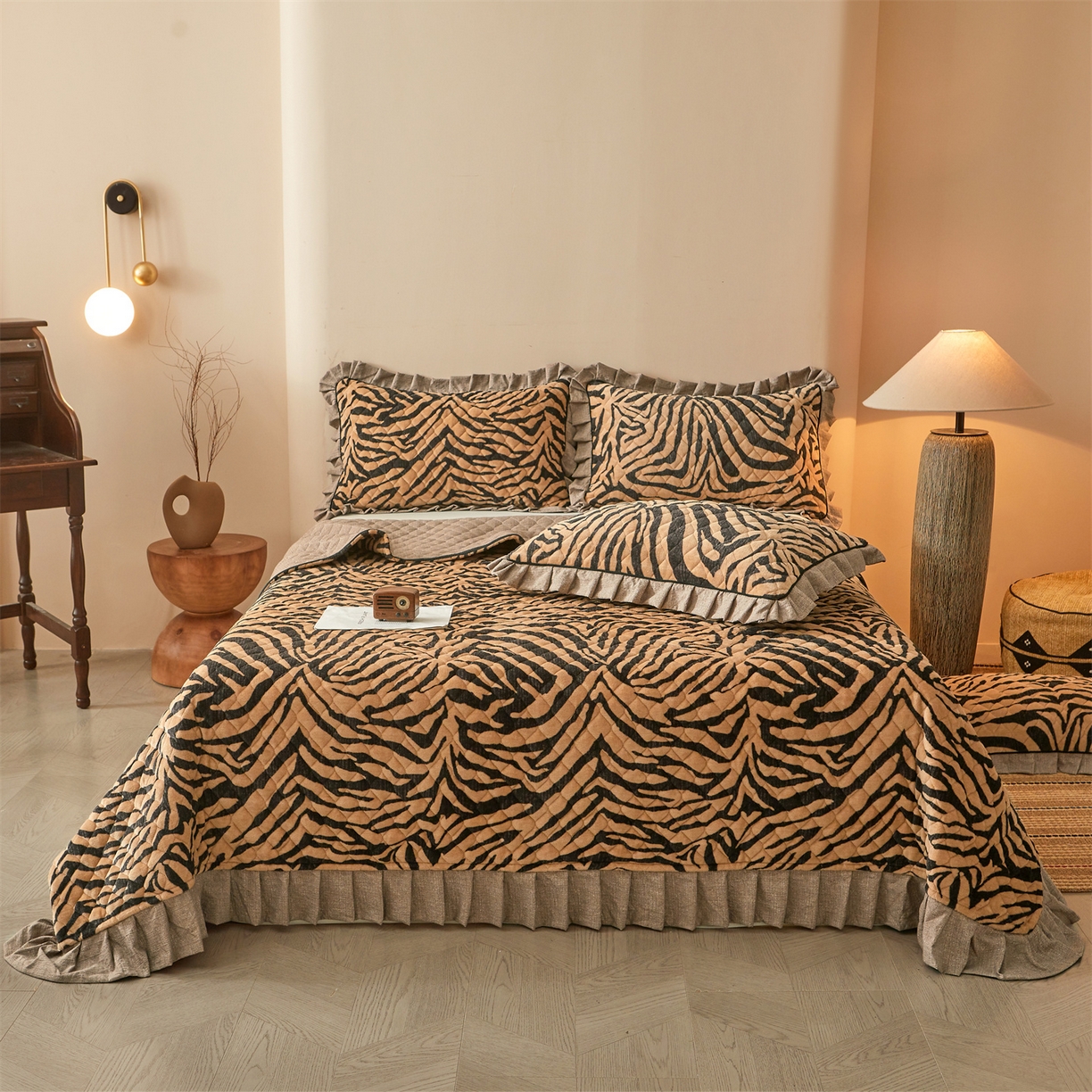 91家纺网 家纺一手货源 找家纺 宜凡家纺 2025新款牛奶绒床盖三件套（双面可用） 虎皮纹