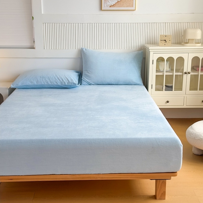 91家纺网 家纺一手货源 找家纺 璐维斯 2025新款秋冬保暖牛奶绒床笠床垫套保护套跨境外贸电商全尺寸现货 浅蓝