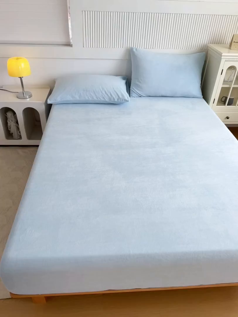 91家纺网 家纺一手货源 找家纺 璐维斯 2025新款秋冬保暖牛奶绒床笠床垫套保护套跨境外贸电商全尺寸现货 浅蓝