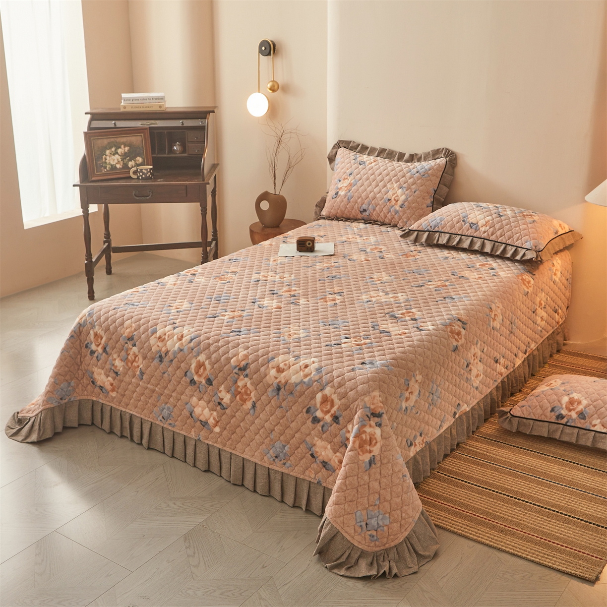 91家纺网 家纺一手货源 找家纺 宜凡家纺 2025新款牛奶绒床盖三件套（双面可用） 秋恋花