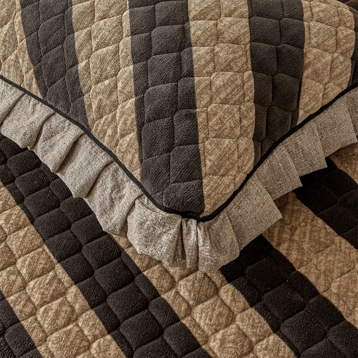 91家纺网 家纺一手货源 找家纺 宜凡家纺 2025新款牛奶绒床盖三件套（双面可用） 宽斜纹